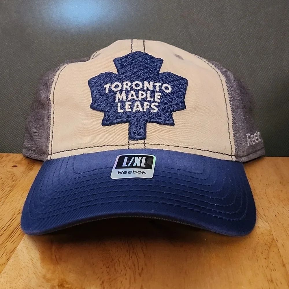 Reebok Toronto Maple Leafs NHL L/XL Hat - New